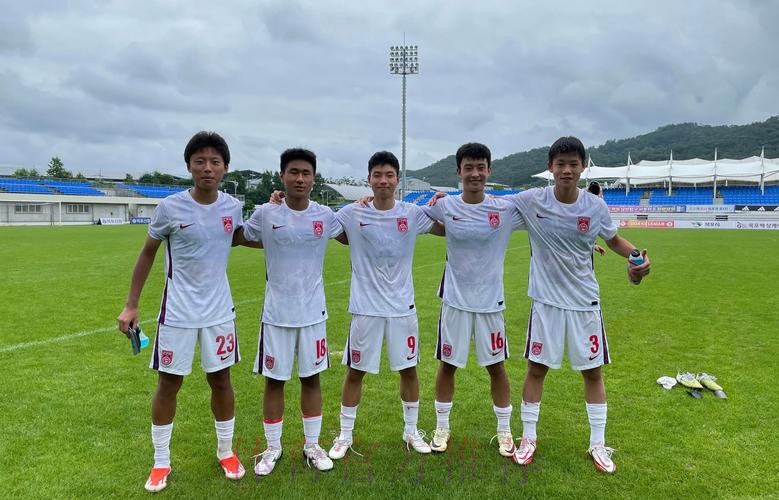 首届中韩青少年对抗赛昨日落幕,恒大足校夺冠,海港获季军 首届中韩青少年对抗赛昨日落幕,恒大足校夺冠,海港获季军